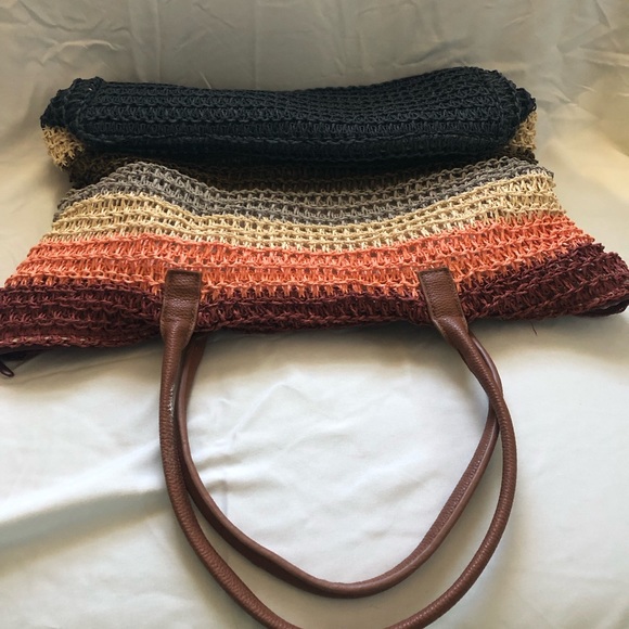 Go to the beach this summer with this woven sack by Target’s brand Merona! - Picture 4 of 8